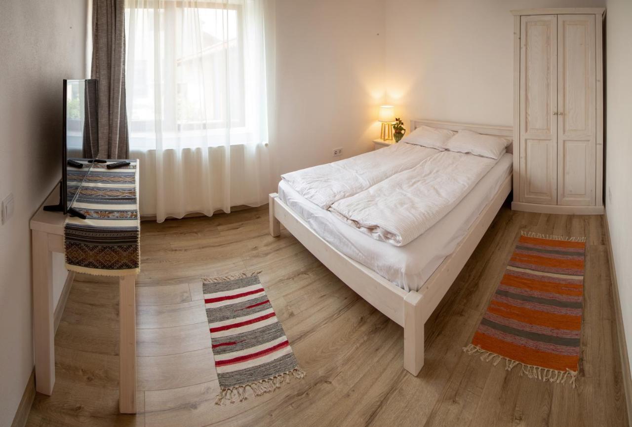 Otto'S Guesthouse Prejmer Luaran gambar